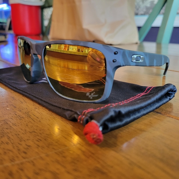 oakley turbine woodgrain
